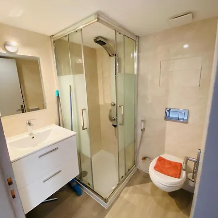 Entier Proche Du Tramway Apartment Carbon-Blanc