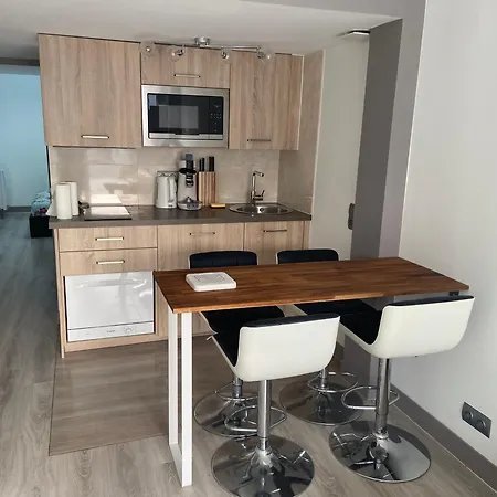 Entier Proche Du Tramway Διαμέρισμα