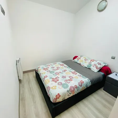 Entier Proche Du Tramway Apartment *